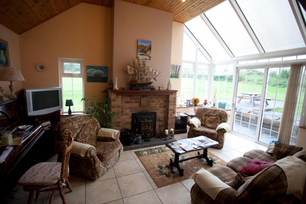 Strand'S End House Rooms Only, No Breakfast Served Cahersiveen Buitenkant foto